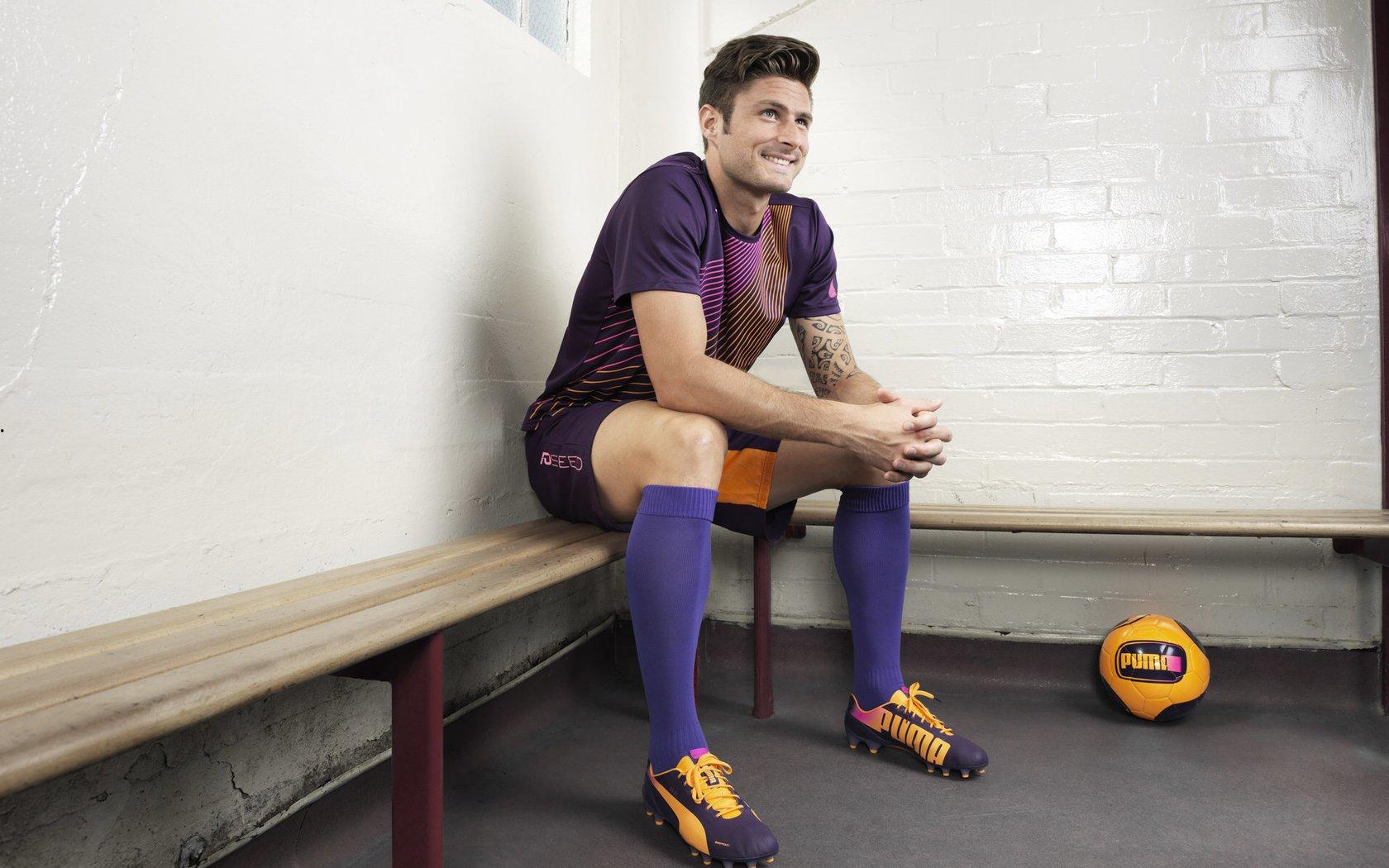 中国男篮17人抵达杭州备战，杨瀚森仍未归队 周琦赴美治疗缺席